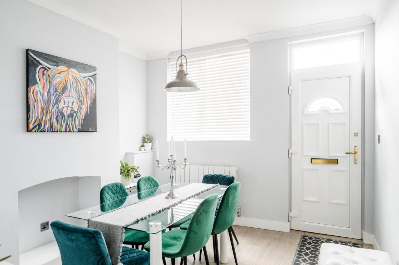 Villa Churnet Valley Townhouse - Modern Cheadle House Exterior foto